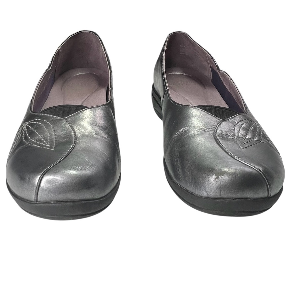 Dansko Mindy Embroidered Floral Leather Wedge Loafers 39 Metallic Grey Comfort - Picture 2 of 15